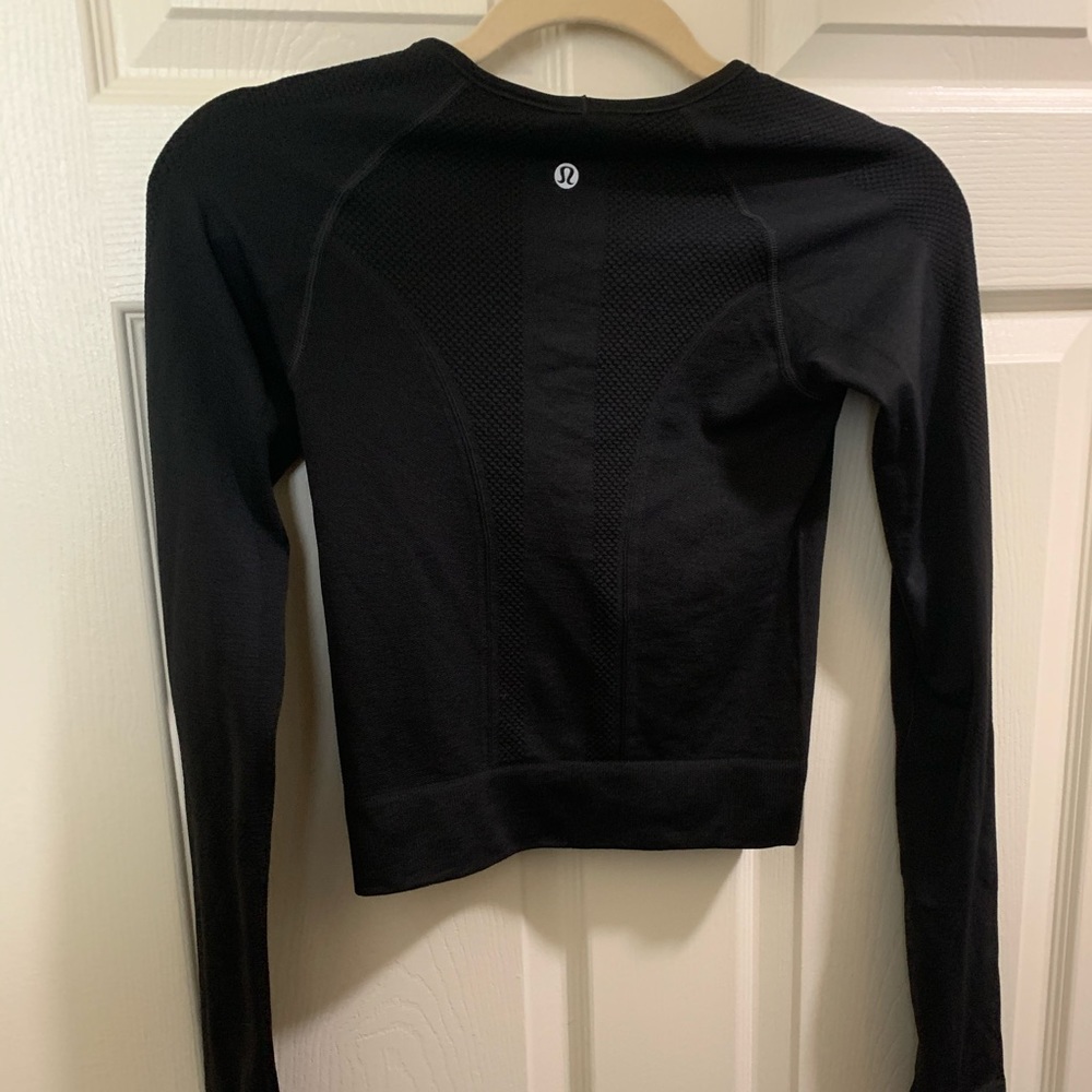 Lululemon swiftly tech long sleeve crop top